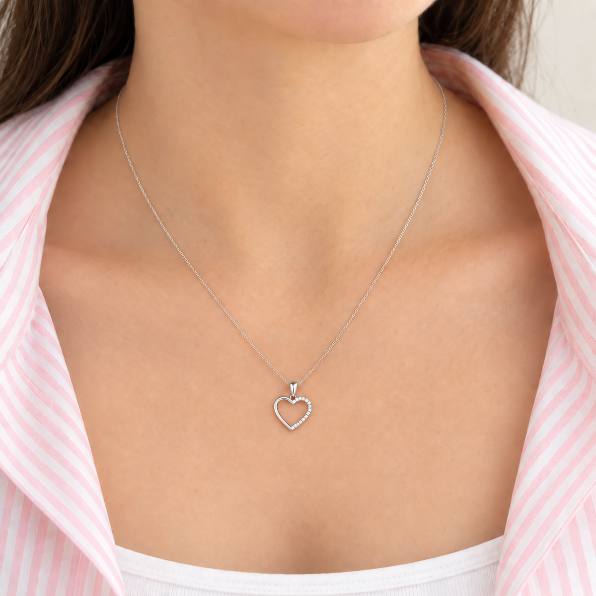Herz-Halskette 585 Gelbgold oder Weißgold mit Brillanten 0,11 ct TW/SI – AMORA