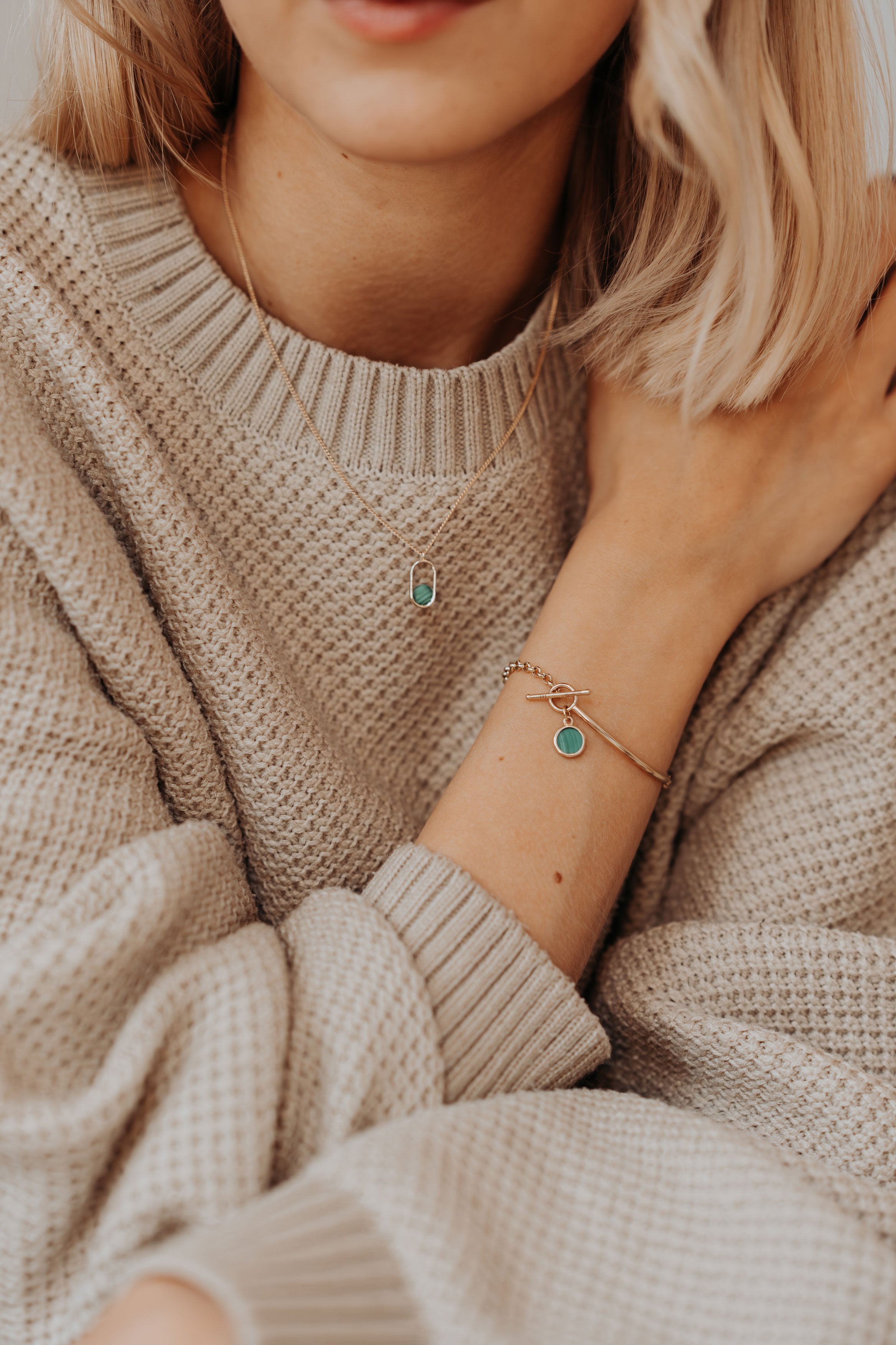GIORO Maja 585er Gold Armband mit handgefasstem Malachit